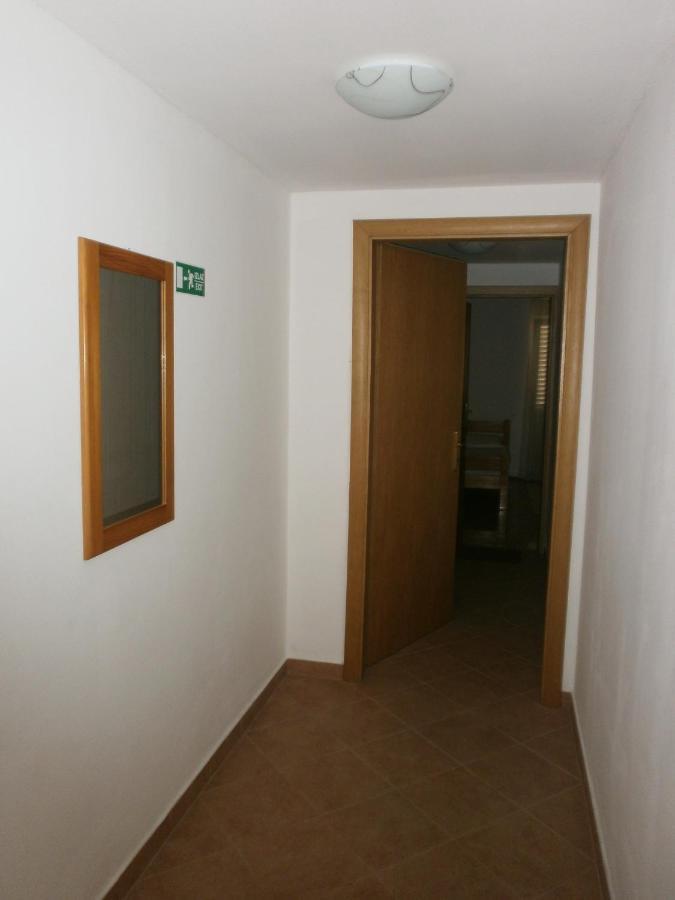 Apartments By The Sea Podgora, Makarska - 12326 Экстерьер фото